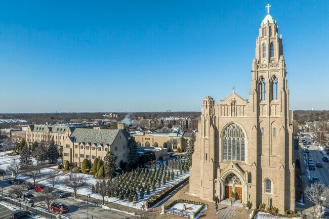 St Agnes Cathedral in Rockville Centre is the seat of the Catholic Diocese with the Bishop conducting regular mass.