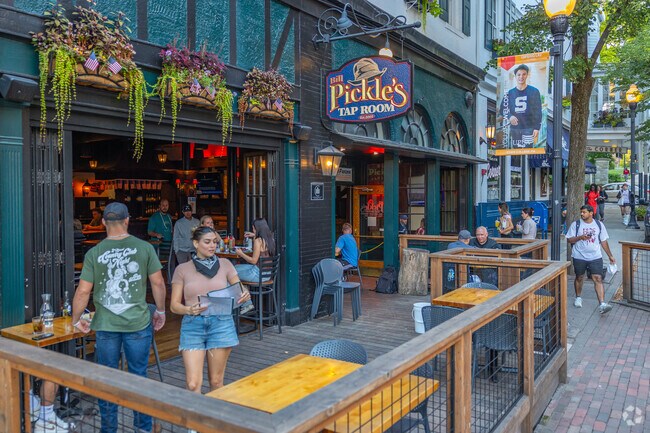 Bill Pickle's Taproom offers outdoor seating on nice days, walking distance from Highlands.