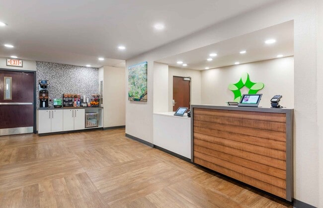 1450 SE 17th St, Fort Lauderdale, FL 33316 - photo 3