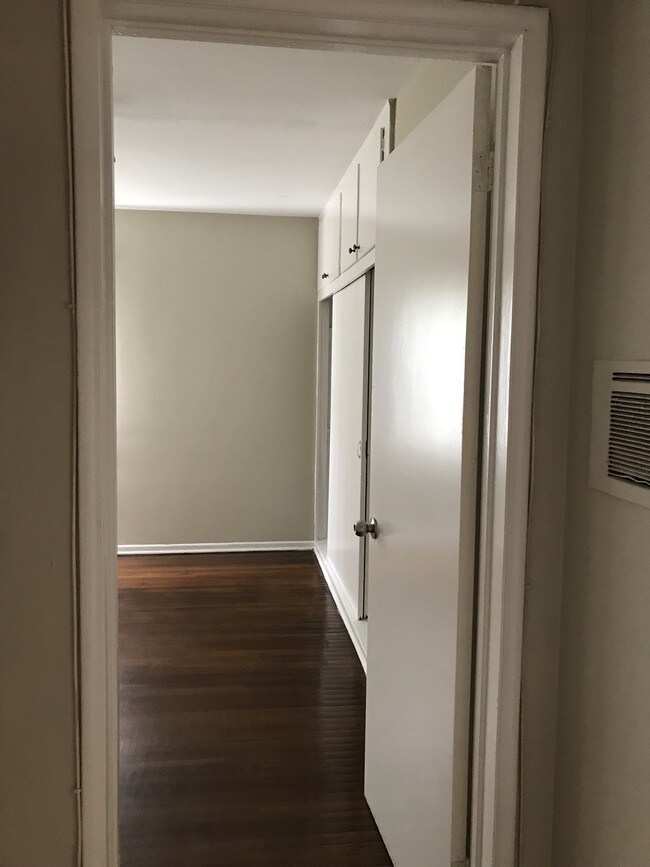 917 N Hudson Ave unit 1, Los Angeles, CA 90038 - photo 3