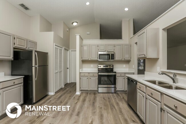 3007 E Beaumont Ln, Eustis, FL 32726 - photo 7