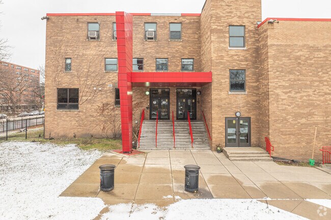 Hales Franciscan High School offers courses in Reading and Math.