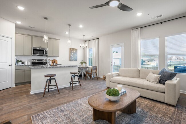 11537 Kimberly Way, Hampton, GA 30228 - photo 5