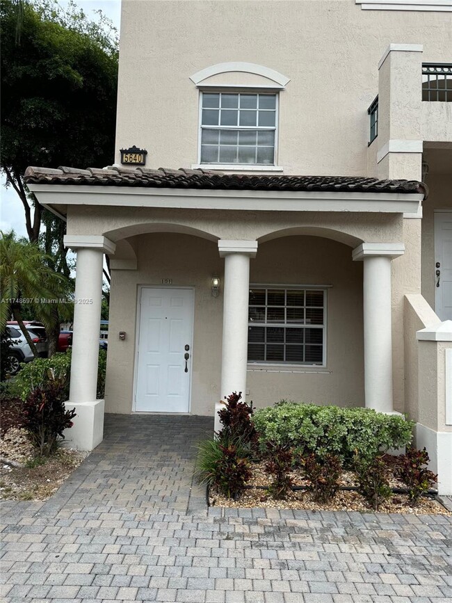 5640 NW 115th Ct, Doral, FL 33178