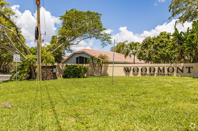Welcome home to Woodmont in Tamarac, FL.