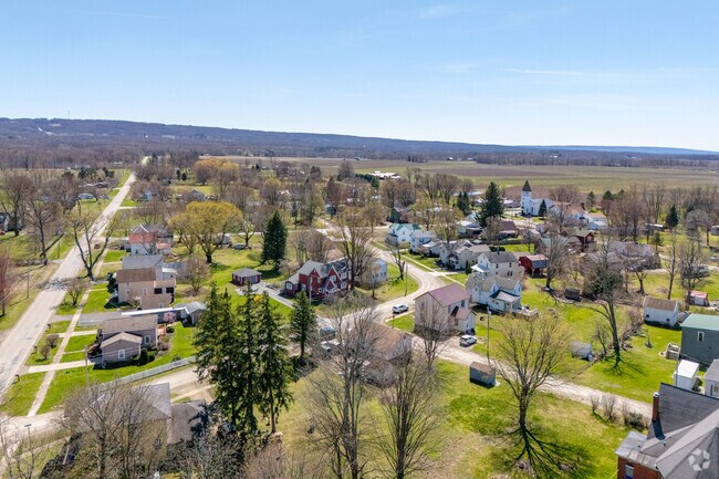 The town of Portland has 4400 residents, with about 1400 living in the village of Brocton.