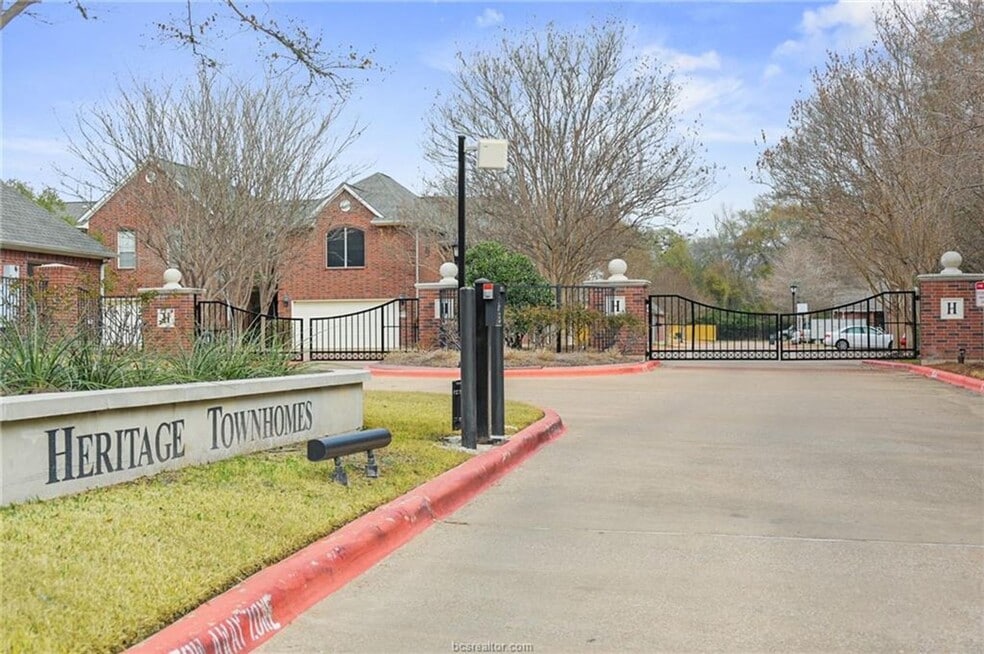 Adorable 3 Bed/2Bath Townhome Pre-Leasing ...
