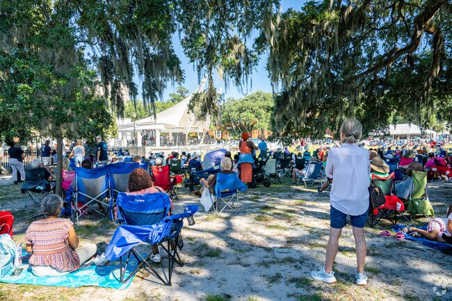 The yearly Savannah Jazz Festival features weekend concerts at Forsyth Park.