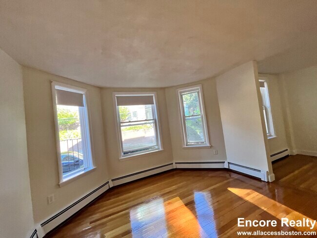 312 Tappan St unit 1, Brookline, MA 02445 - photo 5