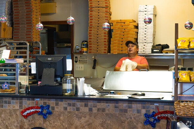 Russo's Pizzeria is a local favorite in Summit Hill, serving pizza, wings, and sub sandwiches.