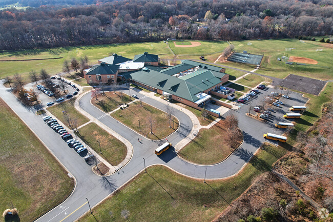 Auburn Middle School serves students and families of Prince William County.