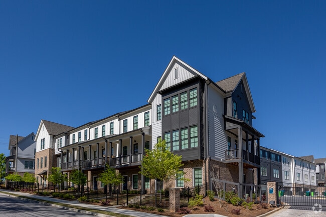 A beautiful row of Townhomes in Hapeville Georgia.