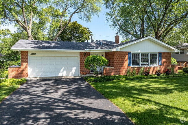 West Highlands features many newly updated ranch-style homes.