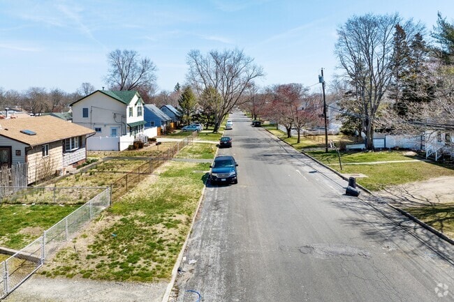 Living in Central Islip offers residents a dense suburban feel.