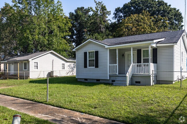 Find beautiful bungalow homes at Bennett in North Charleston.