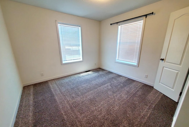 9269 Windjammer Dr, Fair Haven, MI 48023 - photo 3