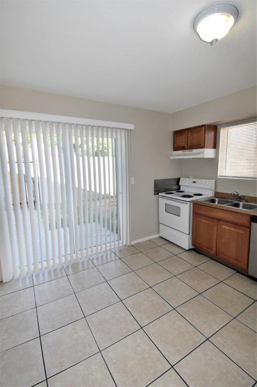 2426 E Waltann Ln unit 1, Phoenix, AZ 85032 - photo 2