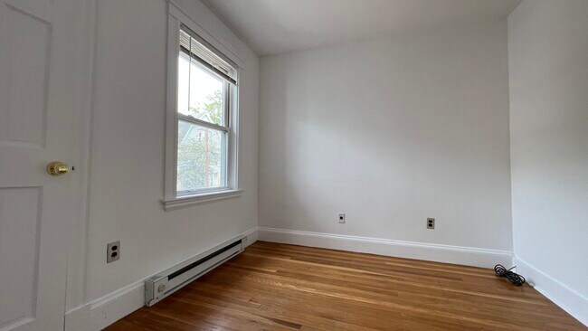 24 Chetwynd Rd unit 2, Somerville, MA 02144 - photo 5