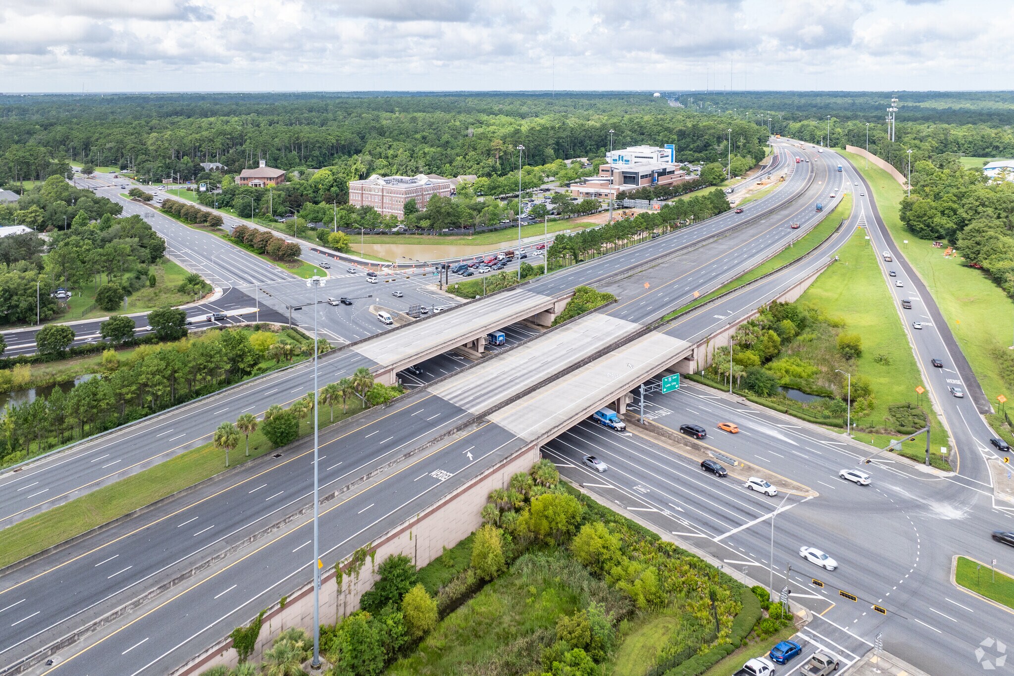 Residents of Miccosukee Greenway in Tallahassee, FL has access to I-10 Highway.