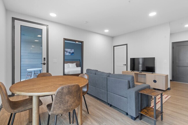 423 E Michigan St unit ID1032107P, Indianapolis, IN 46204 - photo 2