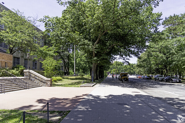 Bronx Collaborative High School: believes it's educating the future leaders of tomorrow.