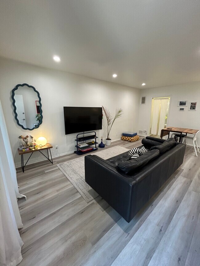 123 S St Andrews Place unit 12, Los Angeles, CA 90004 - photo 2