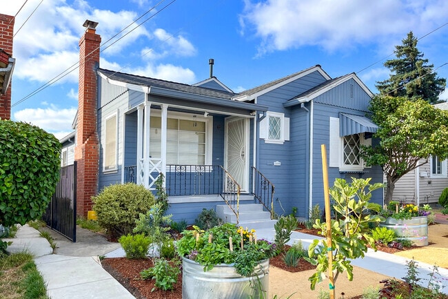 Buyers find their perfect home in the Las Palmas neighborhood of Oakland.
