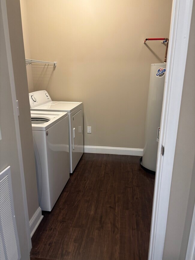 Birchwood Commons, Bethlehem, PA 18020 - photo 6