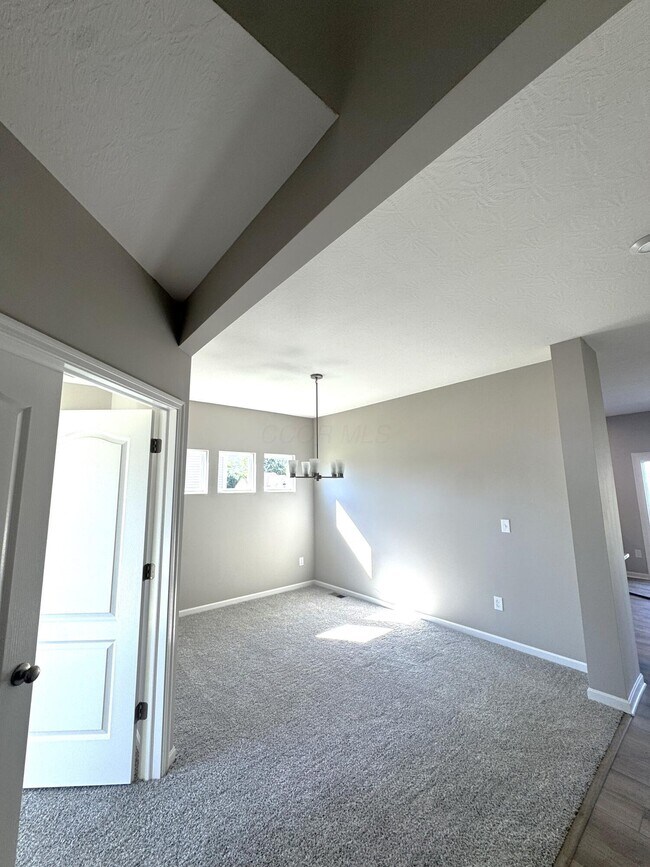 1515 Georgia Rd, Circleville, OH 43113 - photo 2