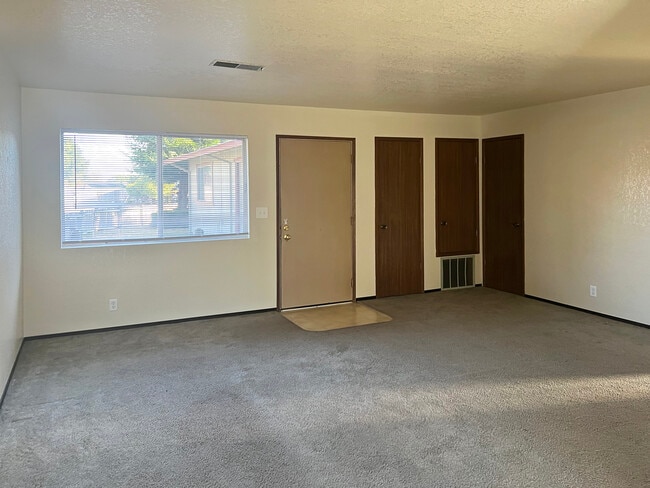 2368 Blue Jay Ct, Eureka, CA 95503 - photo 3