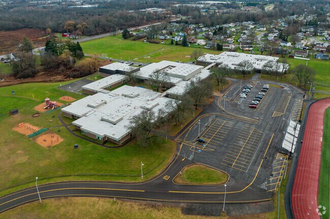 Morgan Road Elementary School is an above average, public school located in LIVERPOOL, NY.