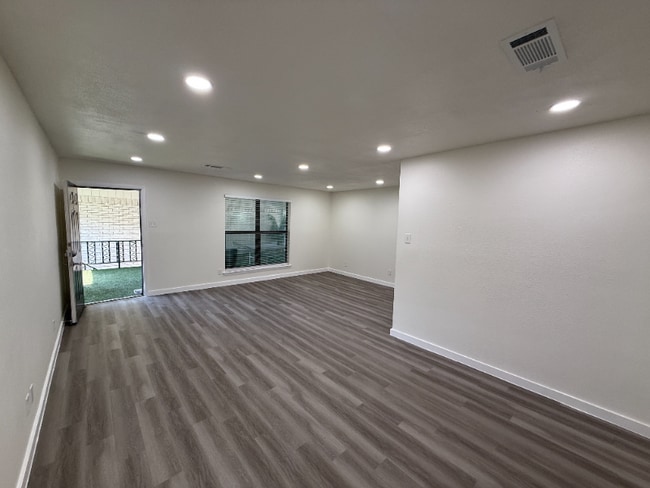 5221 Bonita Ave unit 207, Dallas, TX 75206 - photo 5