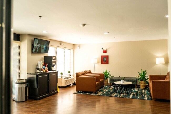 2424 W Sam Houston Pkwy S, Houston, TX 77042 - photo 6