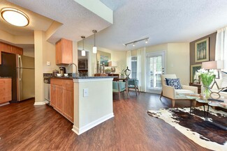 4408 Oak Creek Ct, Fairfax, VA 22033