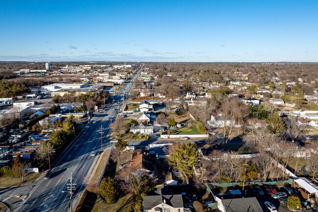 5th Avenue is the main drag in North Bay Shore.