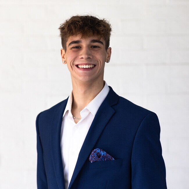 Agent Photo