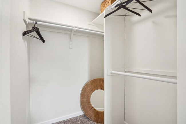 Woodbridge Apartments, Fort Wayne, IN 46825 - photo 7