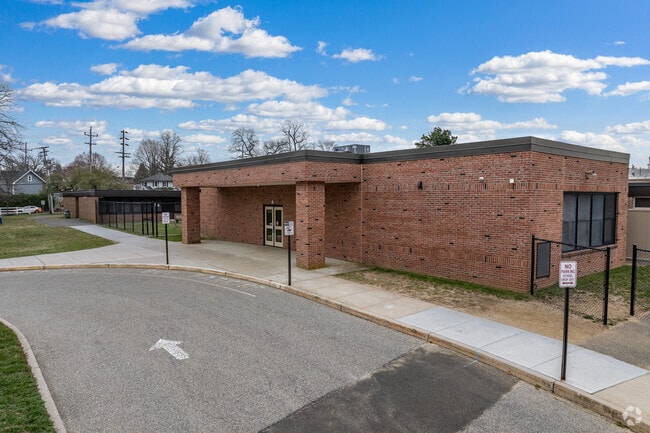 Forrestdale School serves grades 4-8.