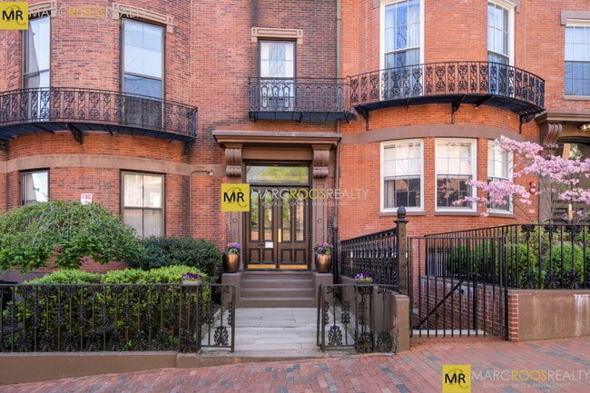 3 Joy St unit B, Boston, MA 02108 - photo 2
