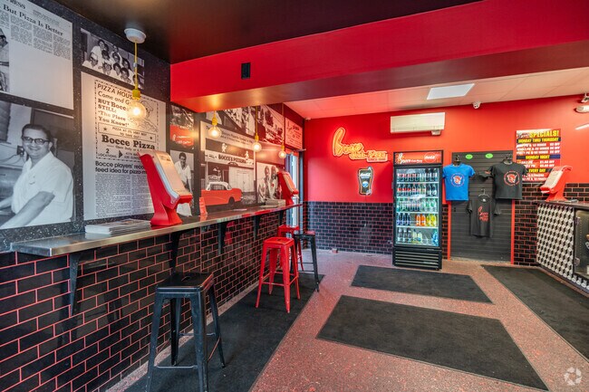 Bocce Club Pizza in Eggertsville offers a cozy ambiance and friendly staff.