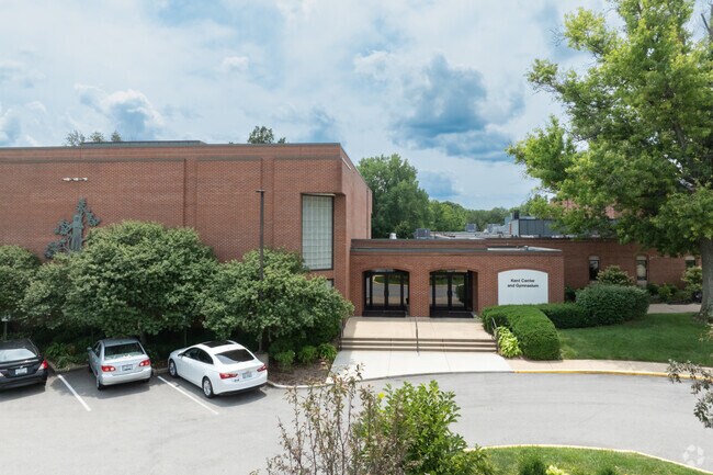 The teacher to student ratio at Incarnate Word Parish School is about 16 to 1.