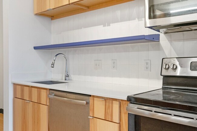 State Street Riverfront, Cedar Falls, IA 50613 - photo 5