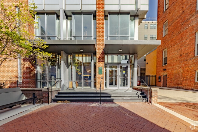 500 W - Located on the UMB Campus!, Baltimore, MD 21201 - photo 2