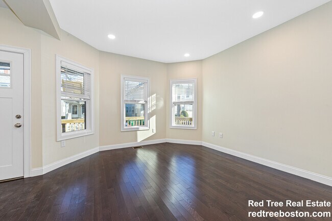 161 4th St unit 1, Medford, MA 02155 - photo 3