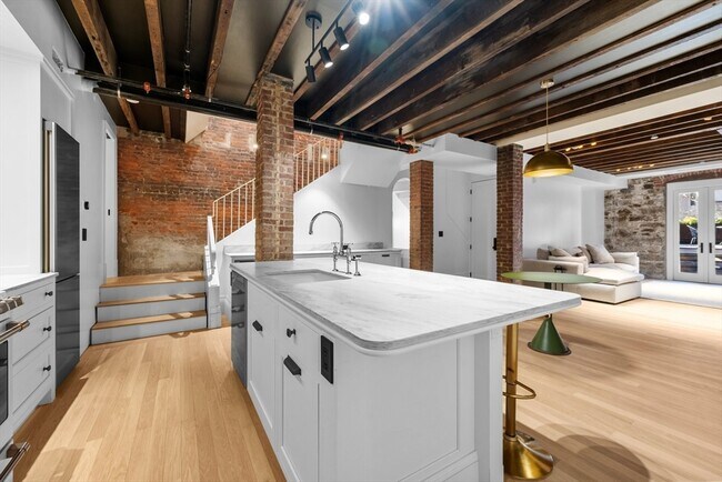 320 Tappan St unit 3, Brookline, MA 02445 - photo 5