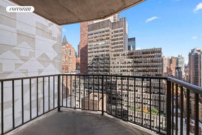 212 E 47th St, New York, NY 10017 - photo 5