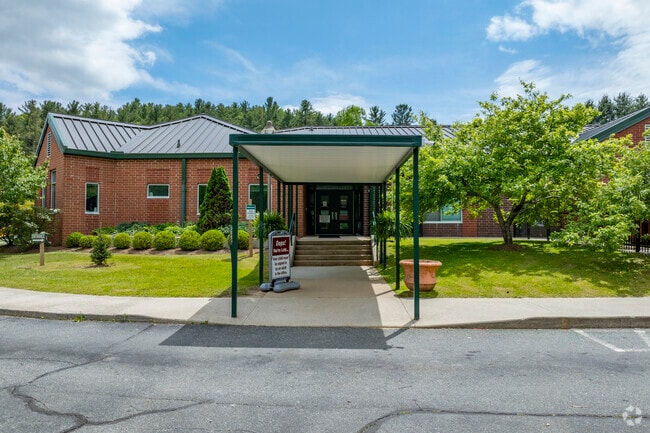 With a student-teacher ratio of 12:1, Crossnore Elementary School offers personalized attention to students.