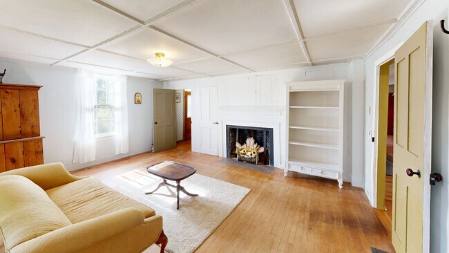 779 Millbrook Rd, Middletown, CT 06457 - photo 2