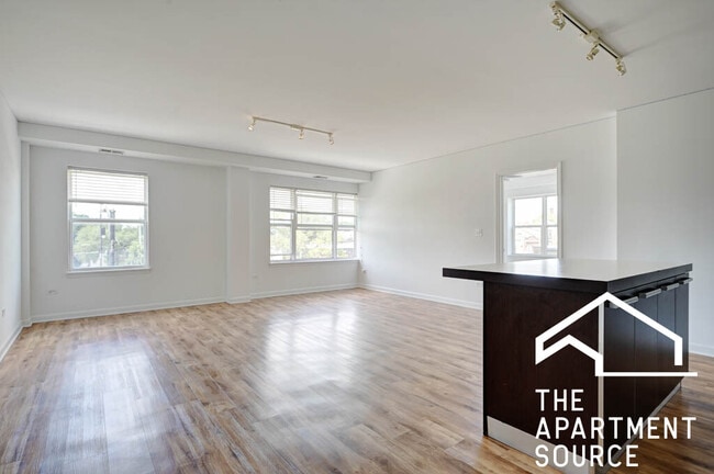 1544 W Glenlake Ave unit 3A, Chicago, IL 60660 - photo 2