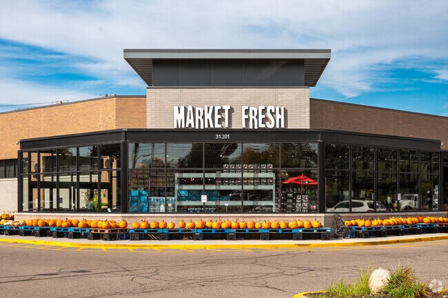 Shop for fresh produce, meats and seafood, and dairy at Market Fresh in Beverly Hills.